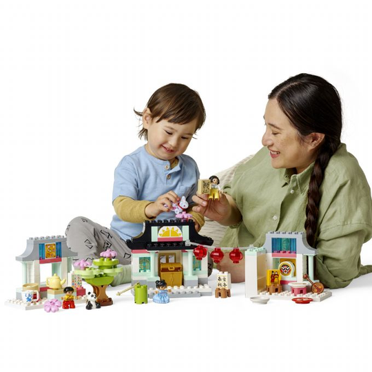 Tutustu kiinalaiseen kulttuuriin LEGO DUPLO Town 010411