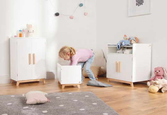 Nuken vaatekaappi Marit Pinolino-nukke 053307