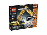 LEGO Technic Moottoroitu kaivinkone