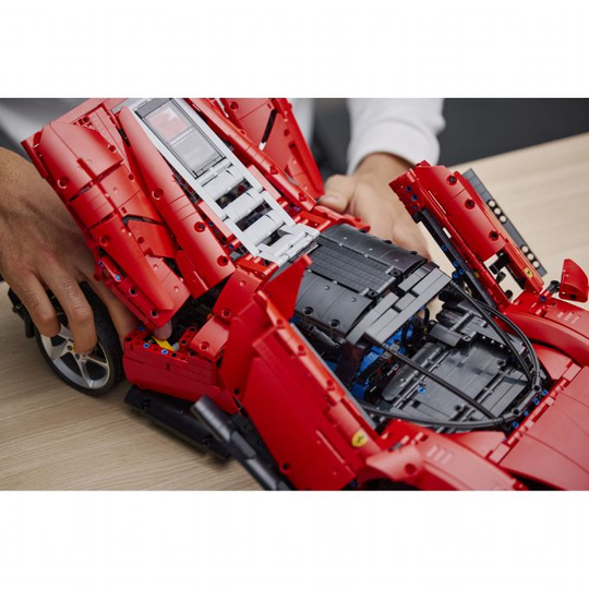 Ferrari Daytona SP3 Lego Technic 42143